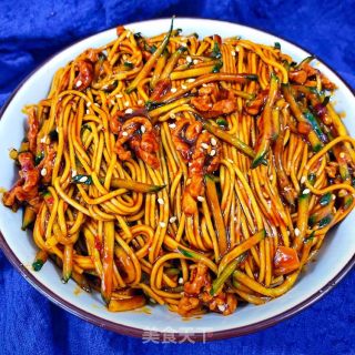 “面条”简易版炸酱面的做法