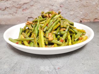 肉片炒蒜薹的做法