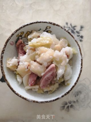 腊肠包菜饭的做法