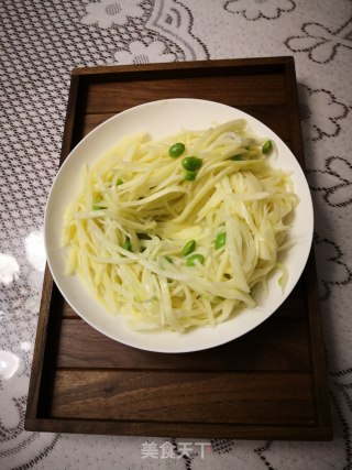 茭白丝炒毛豆的做法
