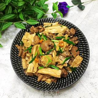 番鸭焖腐竹的做法