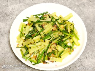 空心菜根炒五花肉片的做法