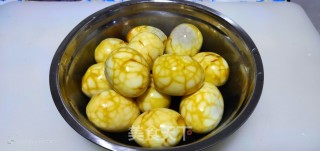 碎纹茶蛋的做法