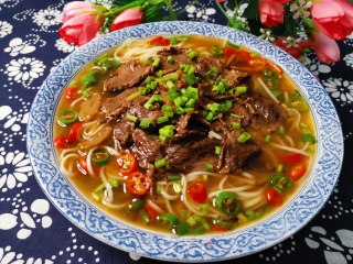 榨菜牛肉面的做法