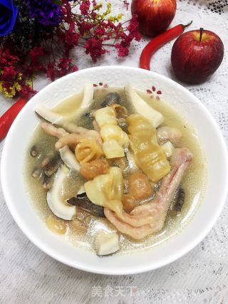 椰王花㬵炖鸡爪的做法