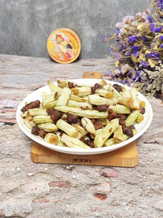 牛肉丁炒不老豆的做法