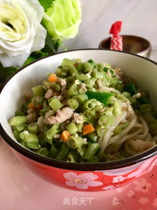 “面条”菜豆肉卤过水面
