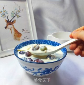 既当减肥早餐又当下午茶的快手酸奶水果捞