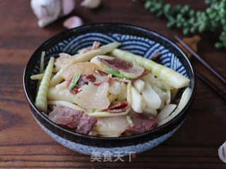 火腿焖笋的做法