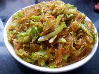 “快手餐”包菜炒粉条的做法