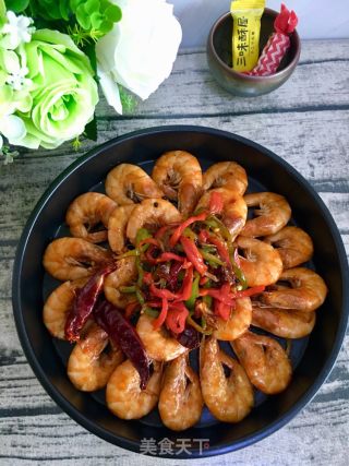 “快手餐”麻辣椒炒虾的做法