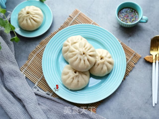 胡萝卜馅白菜肉包的做法