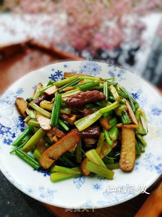香芹炒豆干的做法