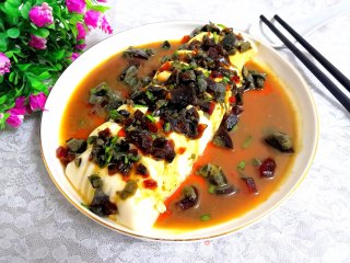 皮蛋拌豆腐的做法