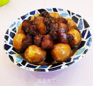 红烧肉炖鸡蛋的做法