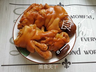 香菇卤猪蹄的做法