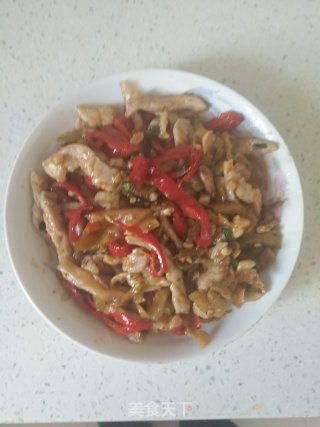 “榨菜”榨菜炒肉丝的做法