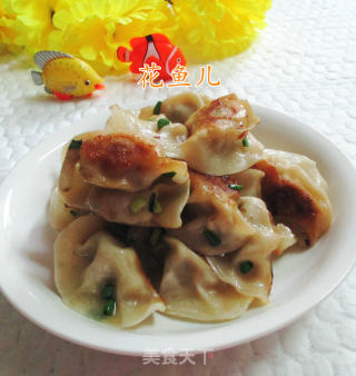 香煎速冻饺子（芹菜肉馅）的做法