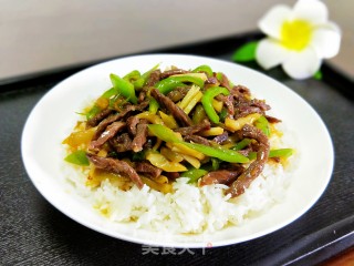 榨菜牛肉盖浇饭的做法