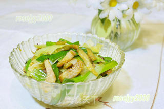 榨菜咸肉炒蒜叶的做法