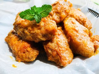 这是什么神仙美味，咸蛋黄配鸡翅也太好吃了吧的做法
