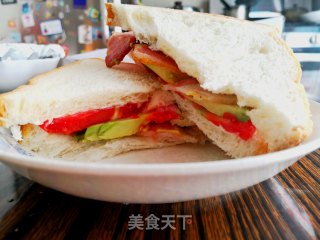 牛油果培根三明治的做法