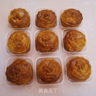 莲蓉蛋黄月饼的做法