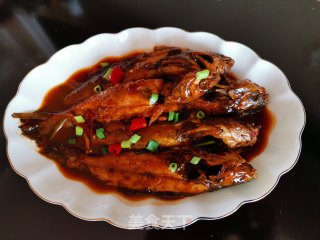 酱焖嘎牙子鱼的做法