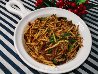 鱼腥草爆牛肉的做法