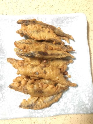 油炸多春鱼的做法