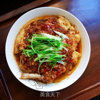 剁椒蒜蓉蒸鲈鱼的做法