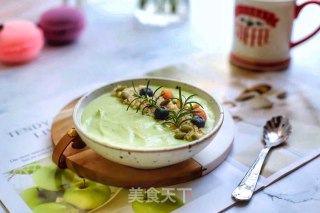 藜麦牛油果奶昔