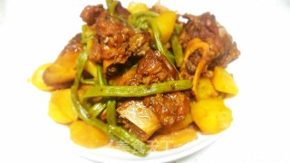 大骨头炖土豆豆角的做法
