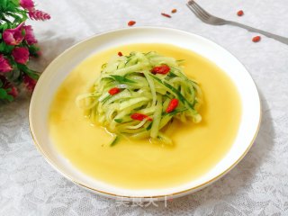 凉拌枸杞黄瓜丝儿的做法