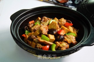 香菇豆腐焖鸡翅的做法