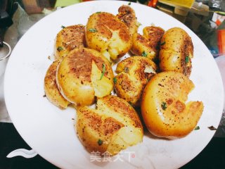 大人小孩都爱的敲扁土豆（土豆饼）的做法