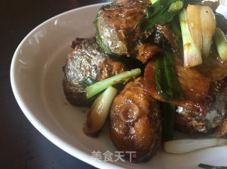 五花肉炖马胶鱼的做法