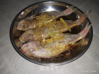蒸红目鱼的做法