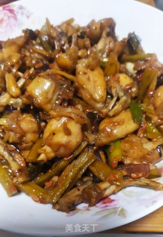 牛娃炒咸菜的做法