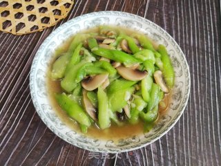 丝瓜蘑菇汤的做法