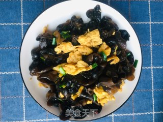 木耳炒鸡蛋的做法