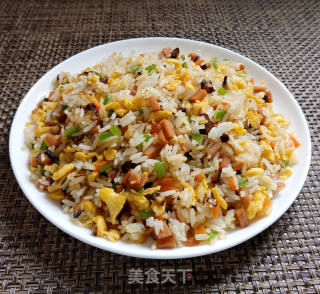 五彩蛋炒饭的做法