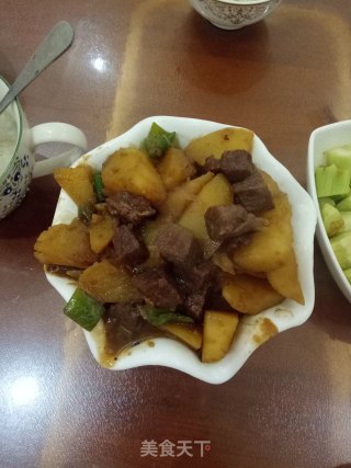 土豆炖牛肉的做法
