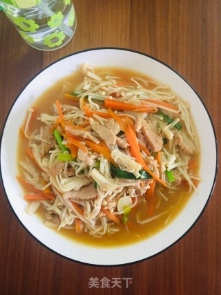瘦肉炒金针菇红萝卜的做法