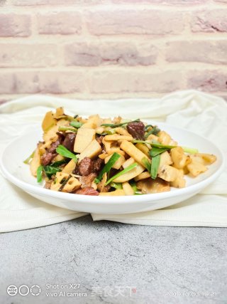 鸭肉炒莲藕的做法