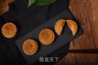 记忆中的味道，经典广式莲蓉月饼的做法