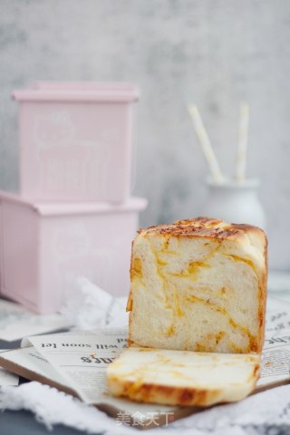 咸蛋黄肉松吐司的做法