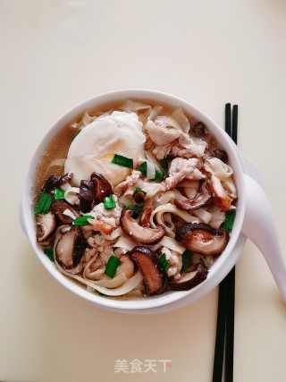 鸡蛋牛奶手擀面的做法