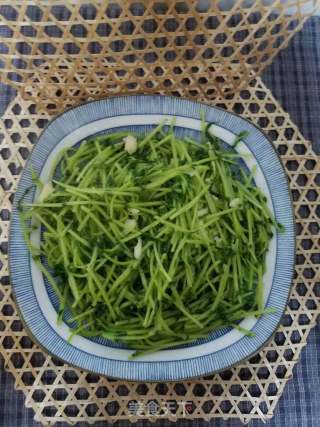 炒豆苗的做法