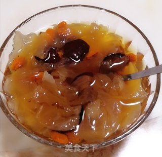 红枣枸杞银耳羹的做法